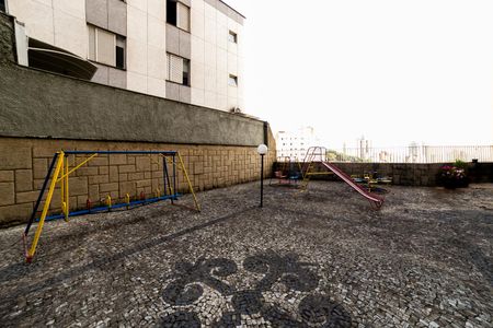 Apartamento para alugar com 100m², 3 quartos e 2 vagasÁrea comum - Playground