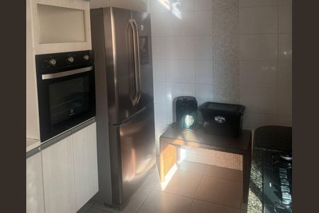 Cozinha de casa de condomínio para alugar com 3 quartos, 100m² em Arsenal, São Gonçalo
