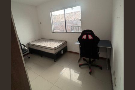 Quarto de casa de condomínio para alugar com 3 quartos, 100m² em Arsenal, São Gonçalo