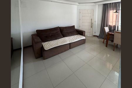 Sala de casa de condomínio para alugar com 3 quartos, 100m² em Arsenal, São Gonçalo