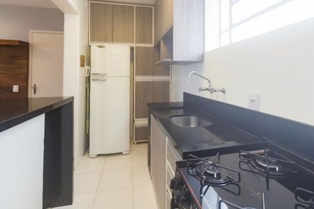Cozinha de apartamento para alugar com 1 quarto, 40m² em Auxiliadora, Porto Alegre