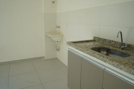 Sala / Cozinha de apartamento para alugar com 1 quarto, 35m² em Vila Esperança, São Paulo