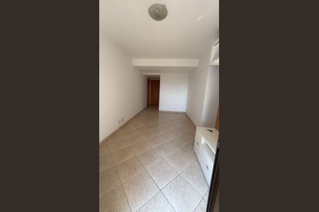 Sala de apartamento para alugar com 2 quartos, 70m² em Barra da Tijuca, Rio de Janeiro