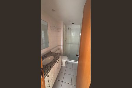 Banheiro de apartamento para alugar com 2 quartos, 70m² em Barra da Tijuca, Rio de Janeiro
