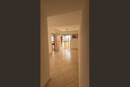 Sala de apartamento para alugar com 2 quartos, 70m² em Barra da Tijuca, Rio de Janeiro