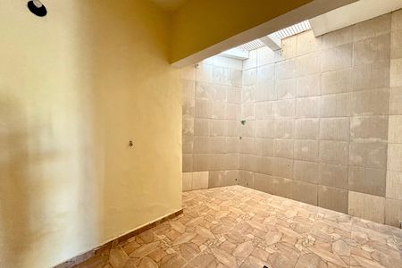 Quintal de casa à venda com 3 quartos, 90m² em Vila Londrina, São Paulo