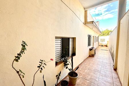 Quintal de casa à venda com 3 quartos, 90m² em Vila Londrina, São Paulo