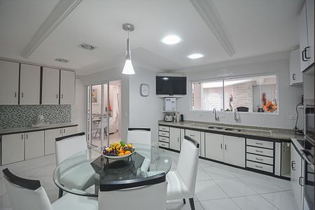 Casa para alugar com 158m², 3 quartos e 3 vagasCozinha