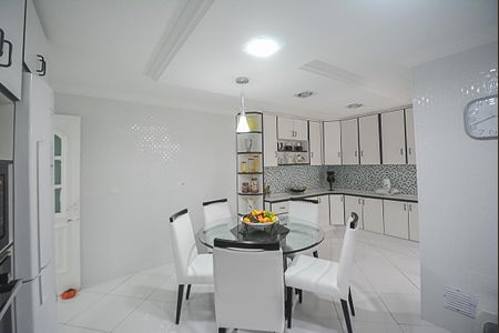 Casa para alugar com 158m², 3 quartos e 3 vagasCozinha