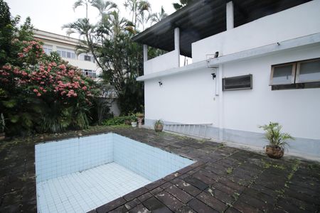 Casa à venda com 340m², 3 quartos e sem vagaPiscina