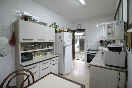 Cozinha de casa à venda com 3 quartos, 340m² em Jacarepaguá, Rio de Janeiro