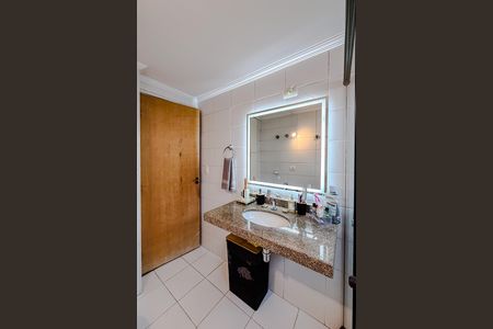 Apartamento à venda com 80m², 2 quartos e 1 vaga Apartamento à venda com 80m², 2 quartos e 1 vagaBanheiro