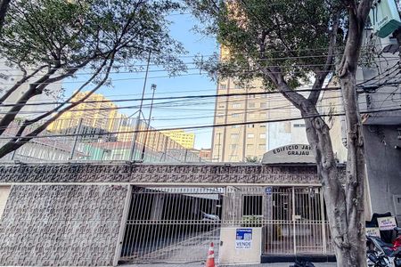 Apartamento à venda com 80m², 2 quartos e 1 vaga Apartamento à venda com 80m², 2 quartos e 1 vagaFachada - Plaquinha