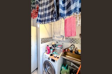 Apartamento à venda com 80m², 2 quartos e 1 vaga Apartamento à venda com 80m², 2 quartos e 1 vagaCozinha e Área de Serviço