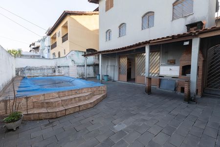 Casa à venda com 300m², 7 quartos e 5 vagas Casa à venda com 300m², 7 quartos e 5 vagasPiscina / Churrasquerira
