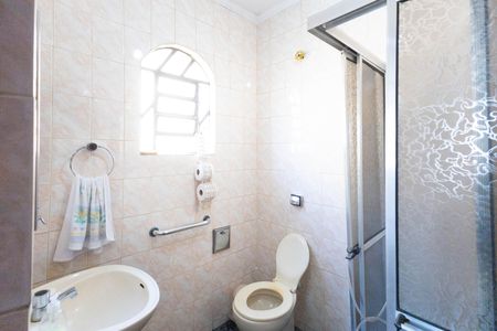 Casa à venda com 300m², 7 quartos e 5 vagas Casa à venda com 300m², 7 quartos e 5 vagasBanheiro da Suíte 1