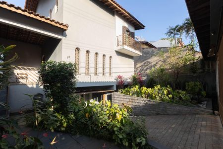 Garagem de casa à venda com 7 quartos, 300m² em Jardim Guapira, São Paulo
