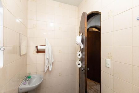 Casa à venda com 300m², 7 quartos e 5 vagas Casa à venda com 300m², 7 quartos e 5 vagasBanheiro 5