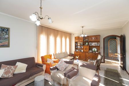 Casa à venda com 300m², 7 quartos e 5 vagas Casa à venda com 300m², 7 quartos e 5 vagasSala