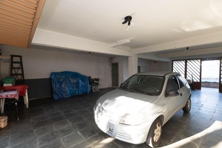 Garagem de casa à venda com 7 quartos, 300m² em Jardim Guapira, São Paulo