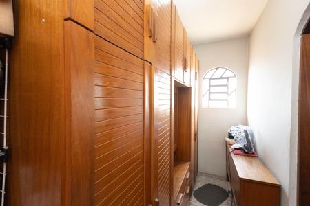 Casa à venda com 300m², 7 quartos e 5 vagas Casa à venda com 300m², 7 quartos e 5 vagasCloset