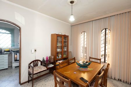 Casa à venda com 300m², 7 quartos e 5 vagas Casa à venda com 300m², 7 quartos e 5 vagasSala de Jantar