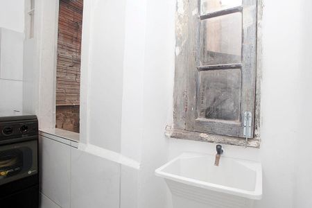 Cozinha + Área de Serviço de kitnet/studio para alugar com 1 quarto, 18m² em Centro Histórico, Porto Alegre