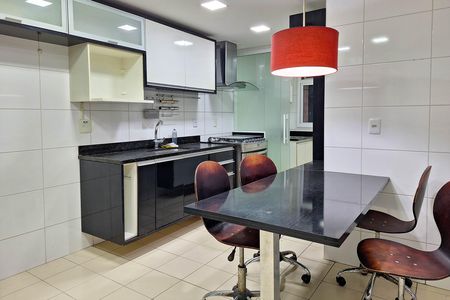 Apartamento para alugar com 175m², 3 quartos e 2 vagasCozinha