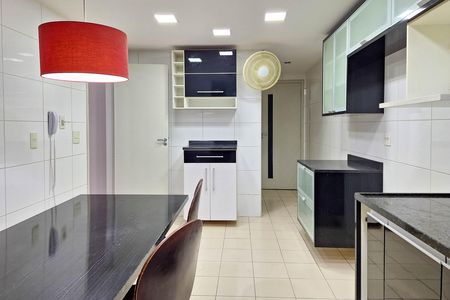 Apartamento para alugar com 175m², 3 quartos e 2 vagasCozinha