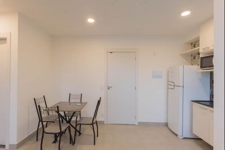 Sala de apartamento para alugar com 2 quartos, 37m² em Jardim Campos Elíseos, Campinas