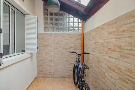 Casa de condomínio à venda com 72m², 3 quartos e 1 vagaÁrea de Serviço/ Espaço Gourmet