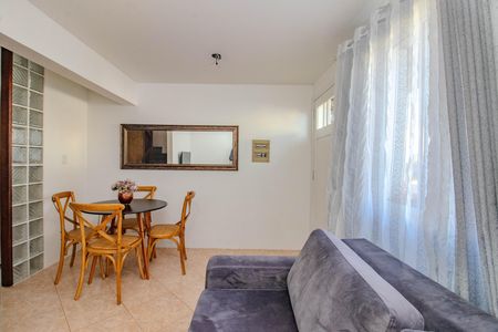 Sala de casa de condomínio à venda com 3 quartos, 72m² em Sarandi, Porto Alegre