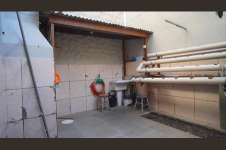 Casa à venda com 207m², 4 quartos e 1 vagaPátio fundos 