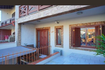 Casa à venda com 207m², 4 quartos e 1 vagaFachada e varanda 
