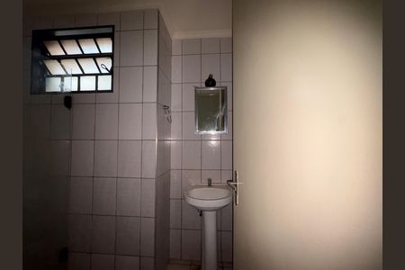 Banheiro de apartamento para alugar com 2 quartos, 70m² em Vila Tiberio, Ribeirão Preto