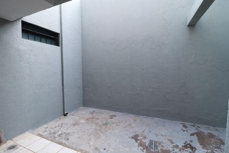 Área de serviço  de apartamento para alugar com 2 quartos, 70m² em Vila Tiberio, Ribeirão Preto
