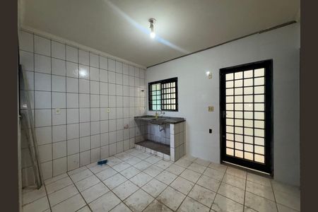 Cozinha de apartamento para alugar com 2 quartos, 70m² em Vila Tiberio, Ribeirão Preto