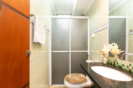 Banheiro de apartamento para alugar com 2 quartos, 51m² em Conjunto Habitacional Barro Branco Ii, São Paulo