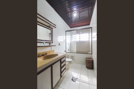 Casa à venda com 365m², 4 quartos e 3 vagas Casa à venda com 365m², 4 quartos e 3 vagasBanheiro Quarto 2 - Suíte