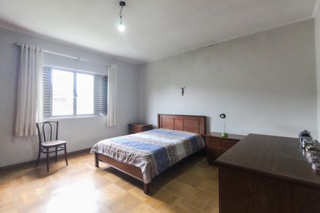 Casa à venda com 365m², 4 quartos e 3 vagas Casa à venda com 365m², 4 quartos e 3 vagasQuarto 1 - Suíte