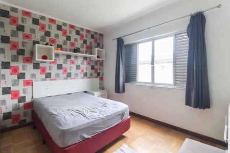 Casa à venda com 365m², 4 quartos e 3 vagas Casa à venda com 365m², 4 quartos e 3 vagasQuarto 3