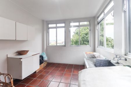 Casa à venda com 365m², 4 quartos e 3 vagas Casa à venda com 365m², 4 quartos e 3 vagasÁrea de Serviço