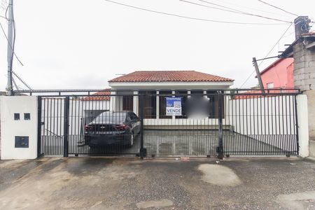 Casa à venda com 365m², 4 quartos e 3 vagas Casa à venda com 365m², 4 quartos e 3 vagasFachada