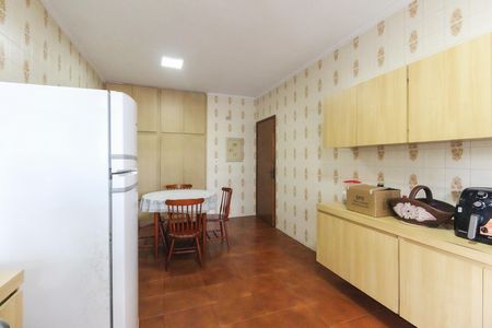 Casa à venda com 365m², 4 quartos e 3 vagas Casa à venda com 365m², 4 quartos e 3 vagasCozinha