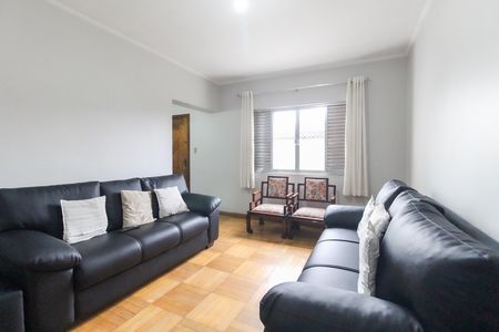 Casa à venda com 365m², 4 quartos e 3 vagas Casa à venda com 365m², 4 quartos e 3 vagasSala