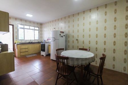 Casa à venda com 365m², 4 quartos e 3 vagas Casa à venda com 365m², 4 quartos e 3 vagasCozinha
