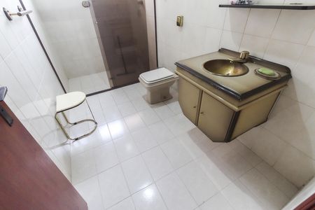 Casa à venda com 365m², 4 quartos e 3 vagas Casa à venda com 365m², 4 quartos e 3 vagasBanheiro Social