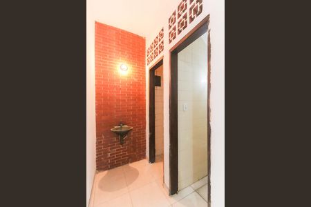 Casa à venda com 365m², 4 quartos e 3 vagas Casa à venda com 365m², 4 quartos e 3 vagasÁrea Externa Casa 2