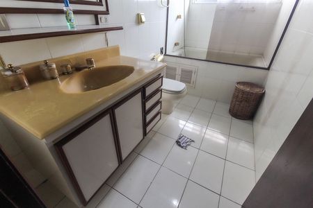 Casa à venda com 365m², 4 quartos e 3 vagas Casa à venda com 365m², 4 quartos e 3 vagasBanheiro Quarto 2 - Suíte