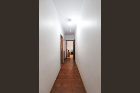Casa à venda com 365m², 4 quartos e 3 vagas Casa à venda com 365m², 4 quartos e 3 vagasCorredor
